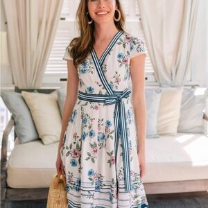 Gal Meets Glam Theresa floral wrap  Midi Dress